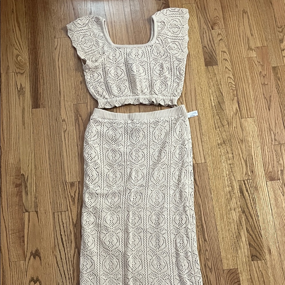 NWT Beige Two Piece Set - size Large